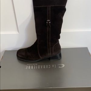 La Canadienne Brown Suede Boots